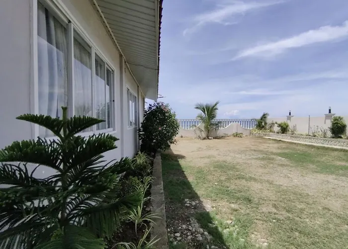 Guest house Sea Breeze Beachfront Cebu 4*