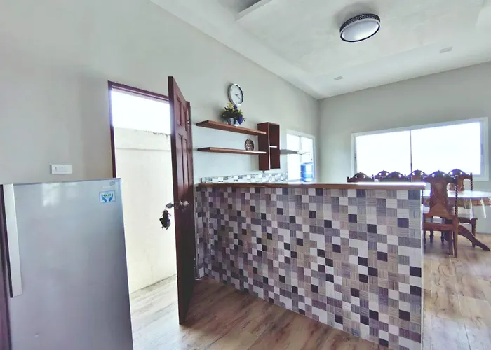 Sea Breeze Beachfront Cebu Guest house 4*