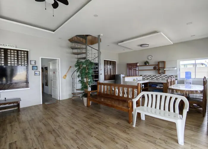 Sea Breeze Beachfront Cebu Guest house 4*