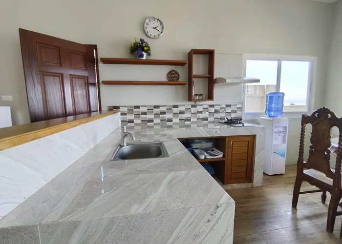 Sea Breeze Beachfront Cebu Guest house 4*