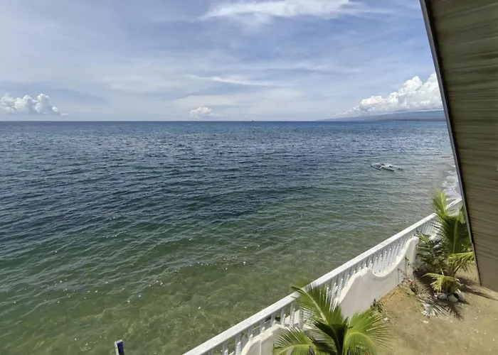 Sea Breeze Beachfront Cebu Guest house